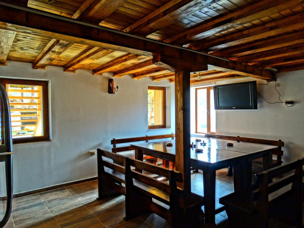 Krai Potoka Hotel Krushuna Buitenkant foto