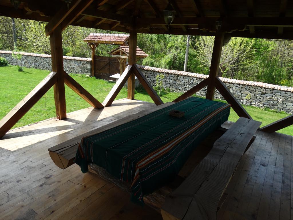 Krai Potoka Hotel Krushuna Buitenkant foto