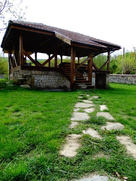 Krai Potoka Hotel Krushuna Buitenkant foto