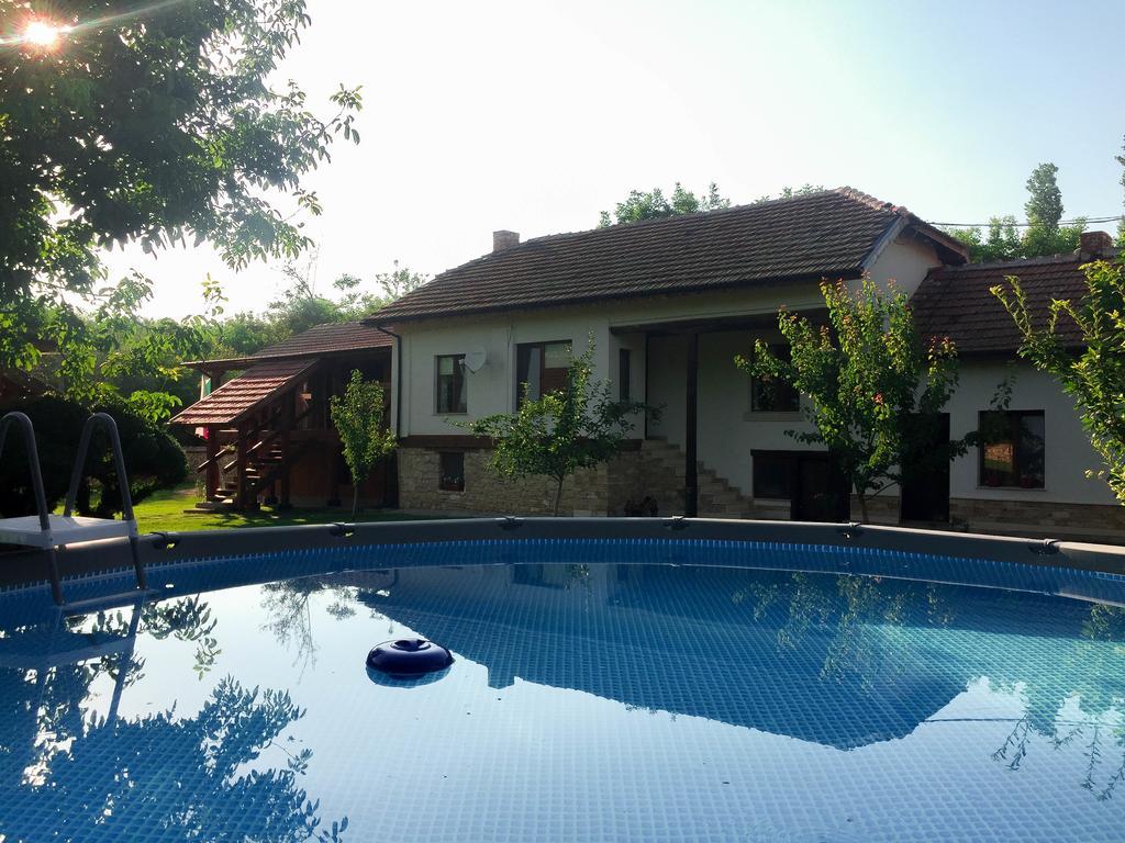 Krai Potoka Hotel Krushuna Buitenkant foto